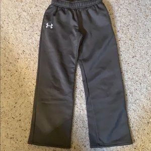 Youth UA sweatpants; gray